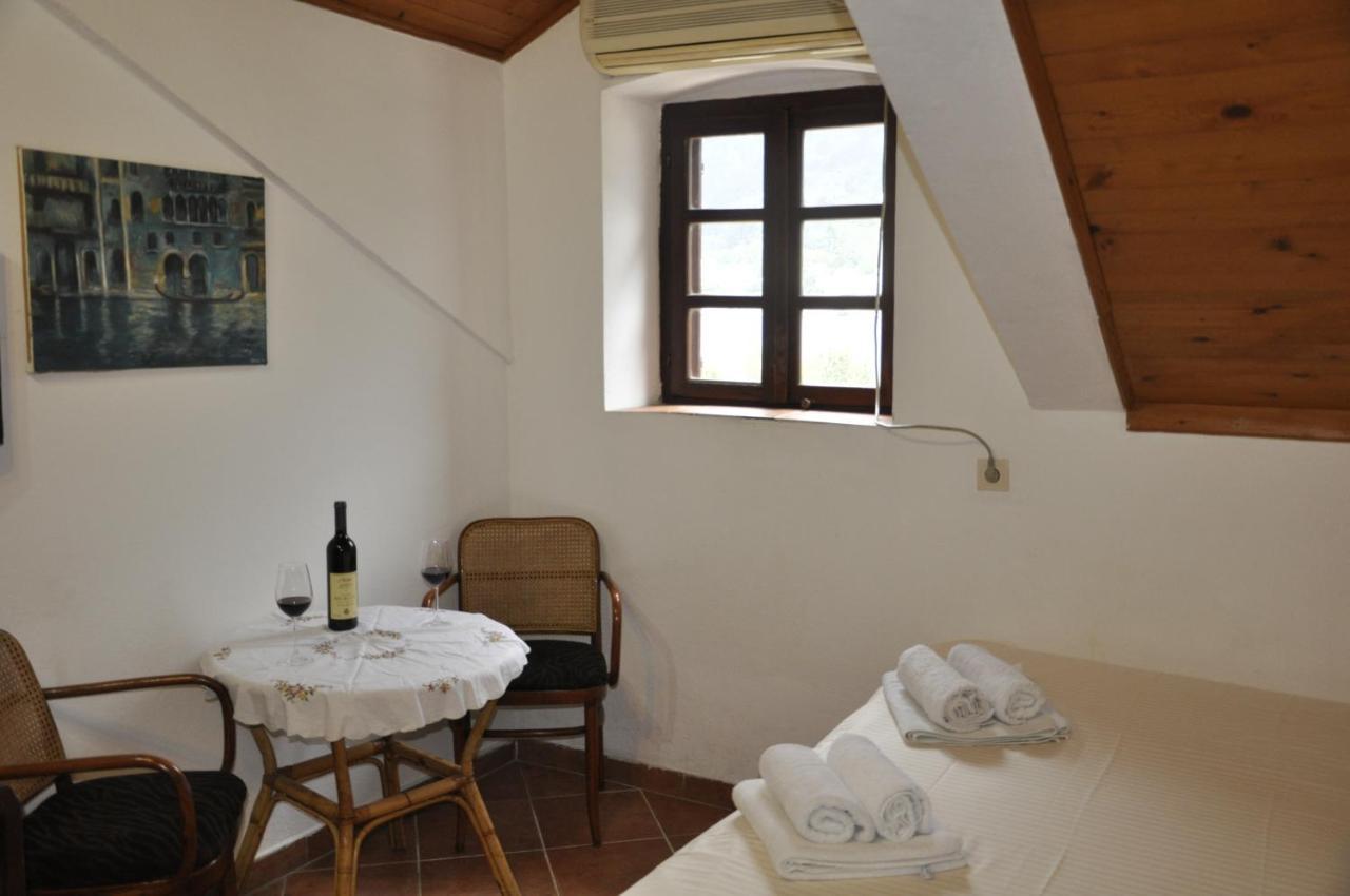 Apartments Vujosevic Kotor Ngoại thất bức ảnh